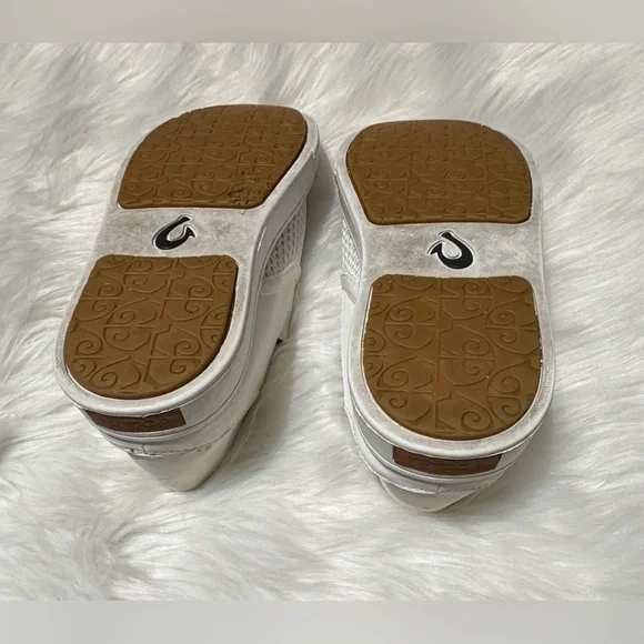 OluKai Pehuea Women’s Breathable White Mesh Slip-On Sneakers - Picture 13 of 13